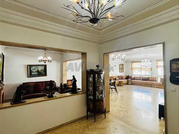 184882 بيع شقة بالدار البيضاء المعاريف التوسع