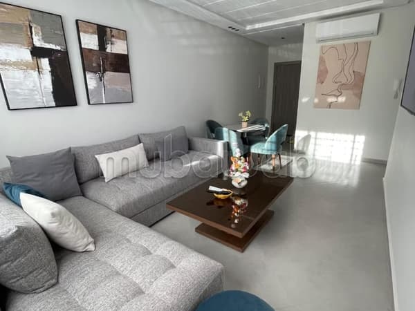 Location d'un appartement à Du Golf. 3 chambres agréables. Bien meublé