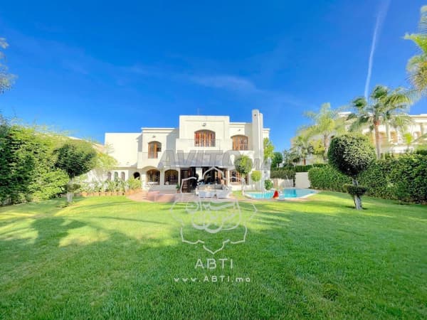Gemeubileerde Villa te Huur 1200m² met Zwembad in Californie