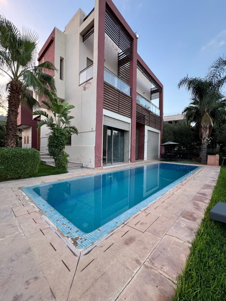 Prachtige villa te huur in Agdal. 6 comfortabele kamers. Gemeubileerd