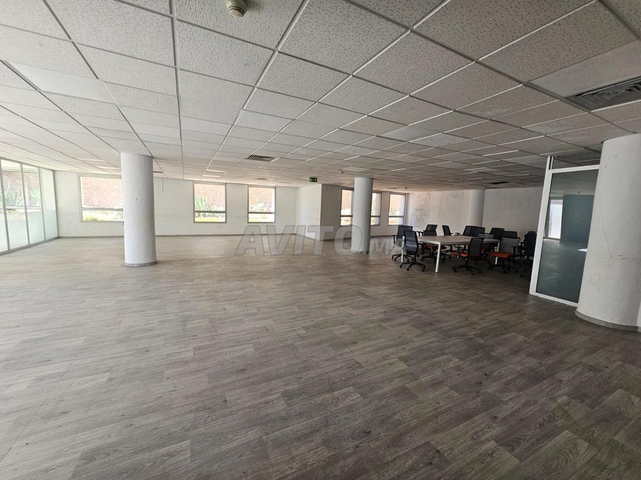 Piano uffici di 240 m² in affitto a Sidi Maârouf
