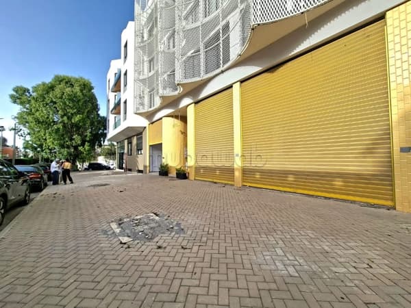 Grand magasin à vendre à l’oasis