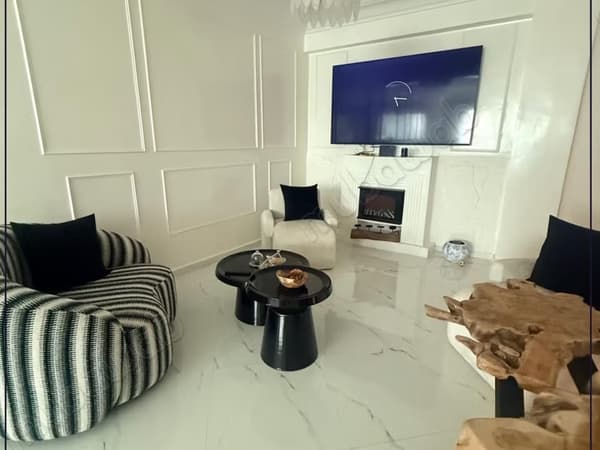 Gemeubileerd gerenoveerd appartement in Mers Sultan