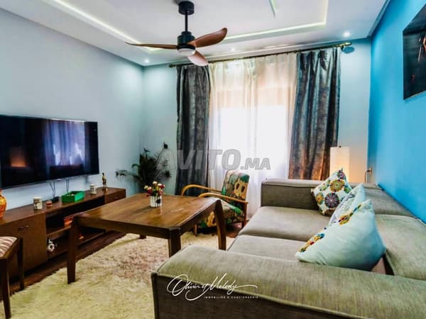 Apartamento amueblado de 2 dormitorios con pequeño jardín privado