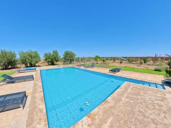 Superbe Villa Meublée de Plain-Pied avec Piscine