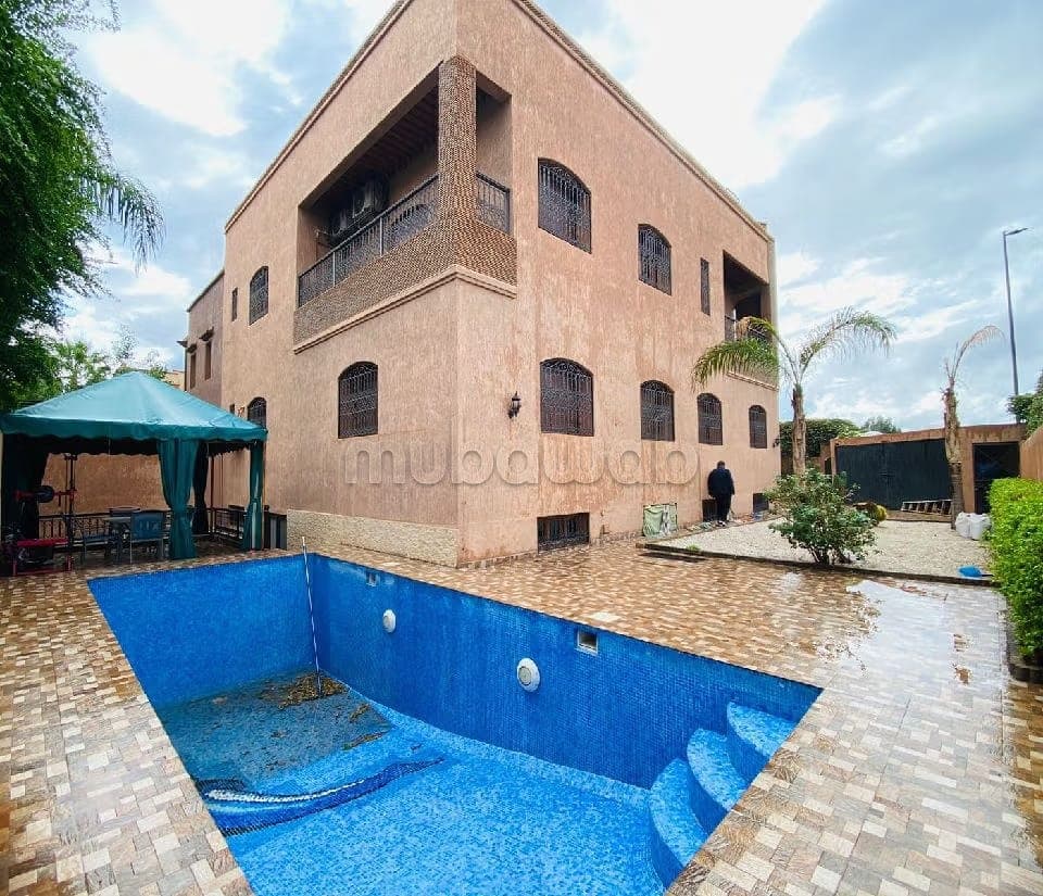 Villa de 5 habitaciones con piscina en Targa