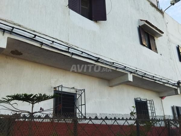 Rez de chaussée de Maison à louer avec 2 façades