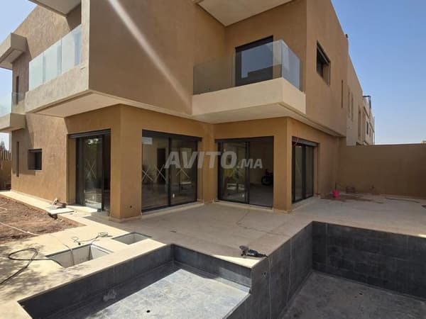 Villa Neuve vide 5 suites Targa