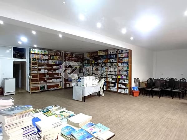 Local commercial à vendre 177 m² Riad Fès