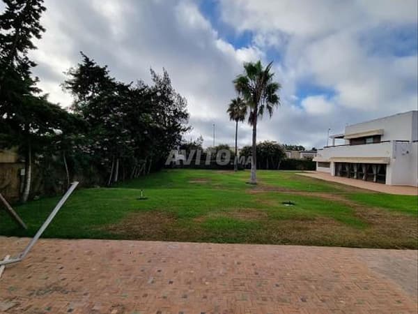Villa commerciale 2 900m Av.Moh VI Wifak Témara