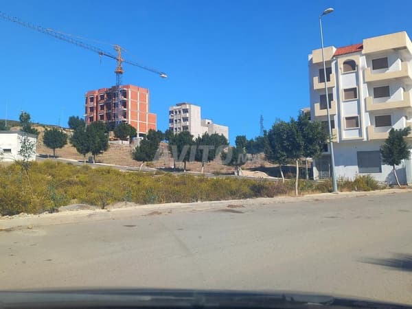 Plot with 2 facades, 130 m², garage, 3 lots