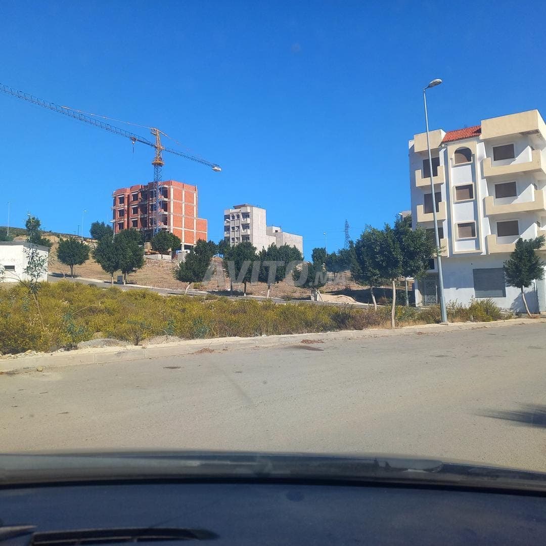 Plot with 2 facades, 130 m², garage, 3 lots