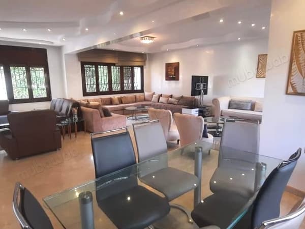 Villa arredata vicino a Ghandi