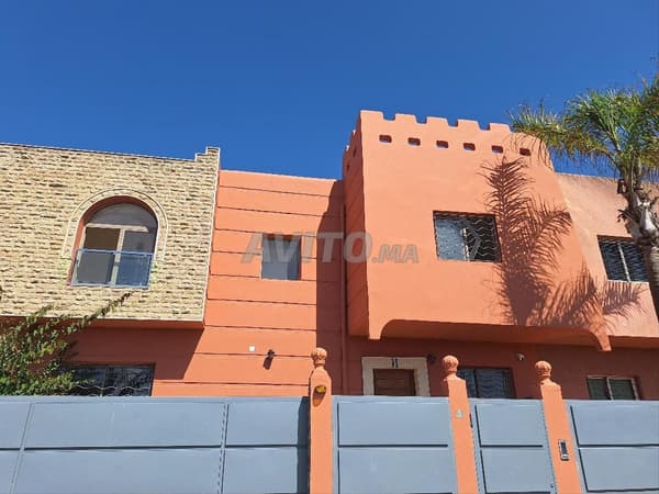 Petite villa duplex dans résidence a Sidi Bouzid