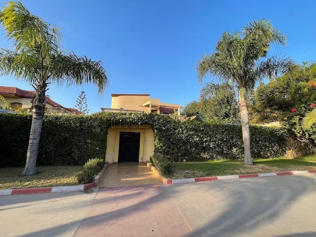 Villa for sale, commercial frontage, Exclusivity, 703m2