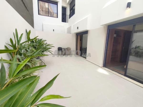 Studio meublé avec terrasse à Val Fleuri, près du TRAM