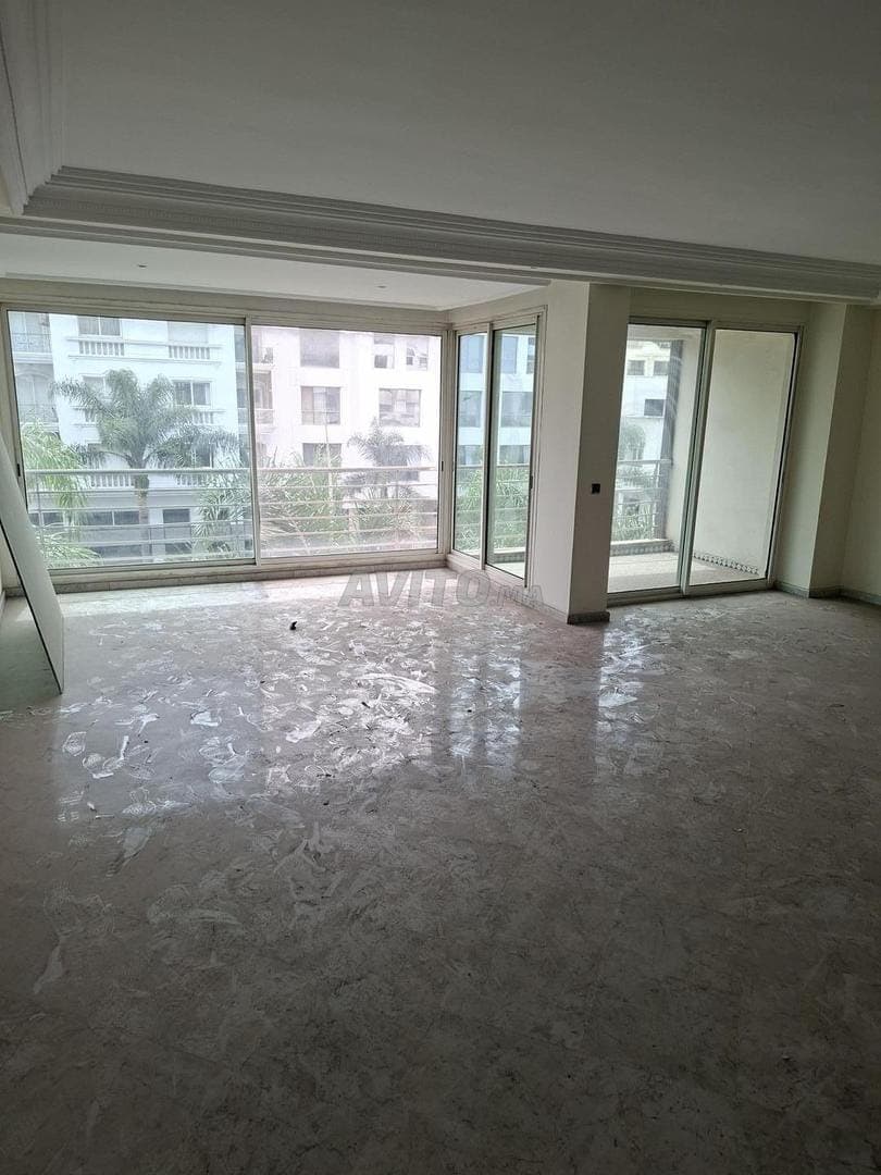 À louer un appart de 4 chambres