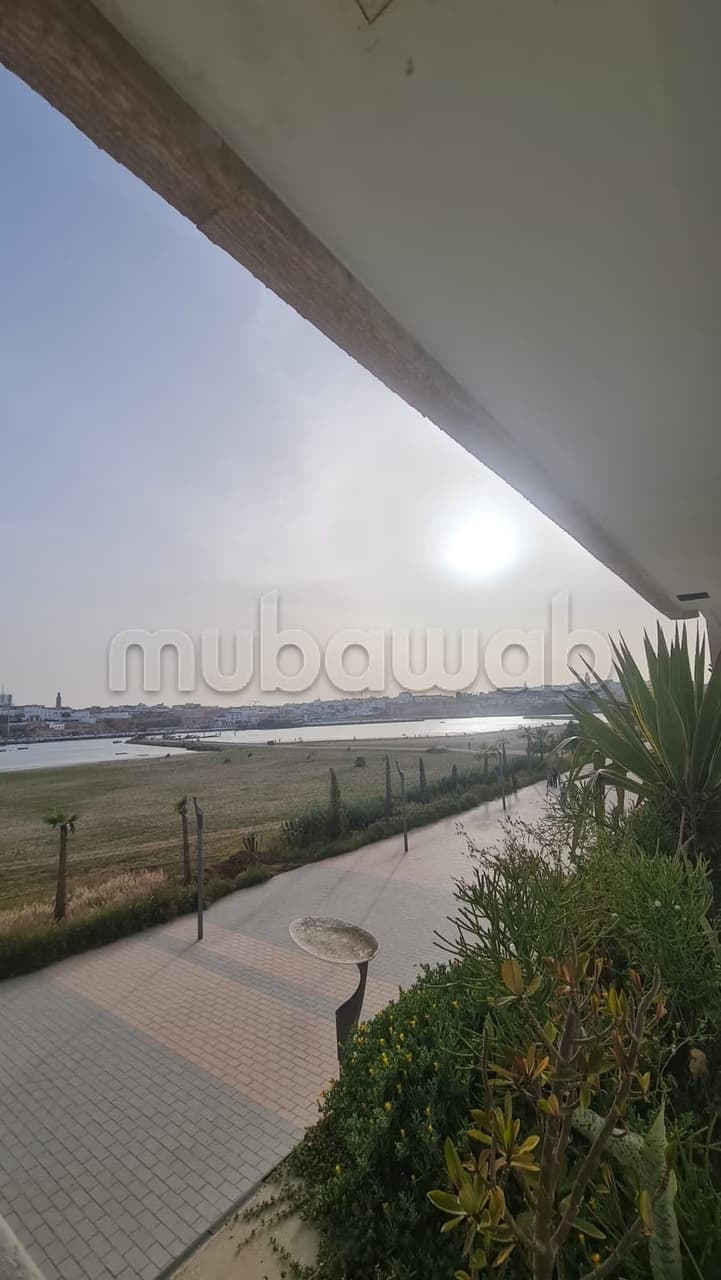 شقة بإطلالة رائعة على واد أبي رقراق