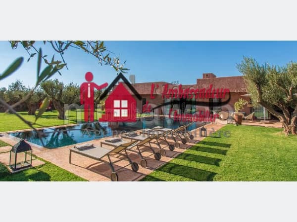 Villa de 2611 m2 Très Bonne Affaire