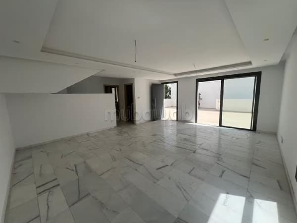 Duplex in Bouskoura voor verhuur leeg