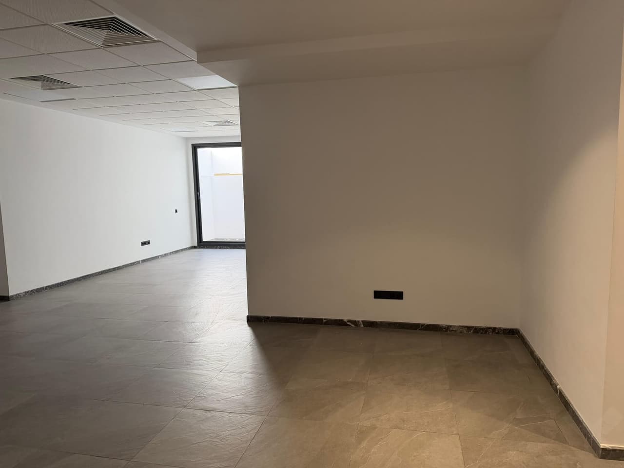 Bureaux 67 m² à louer à Casablanca Almostakbal