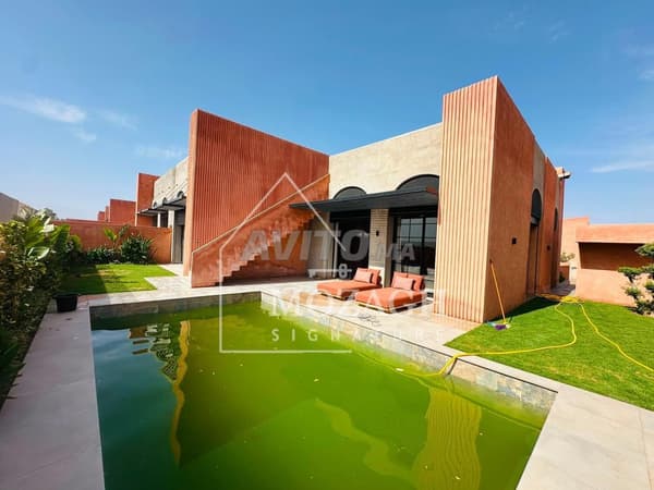 Prachtige gelijkvloerse villa met privé zwembad