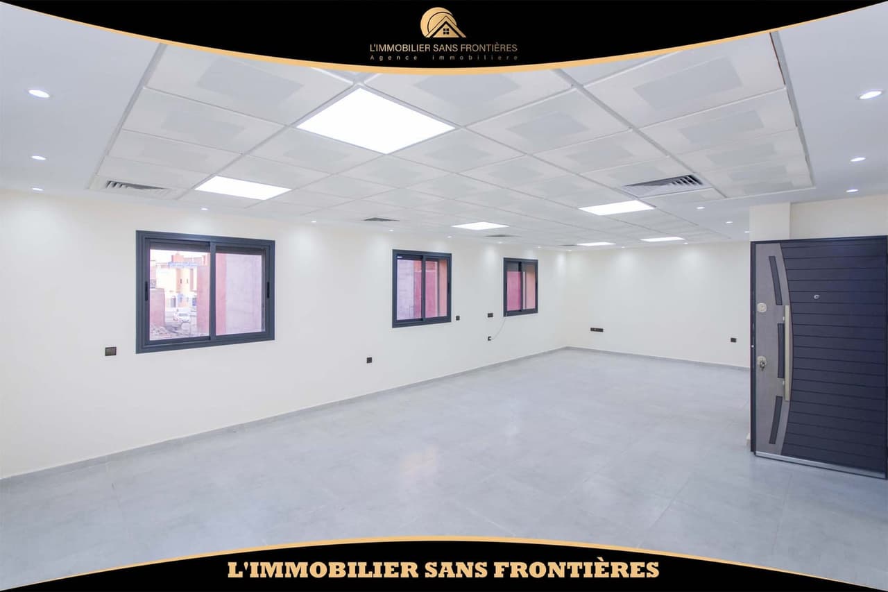 Plateau bureau de 85 m² à Al Massar – Espace professionnel avec salle de bains