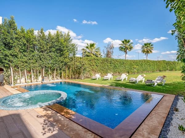 Somptueuse villa avc piscine hammam salle de sport
