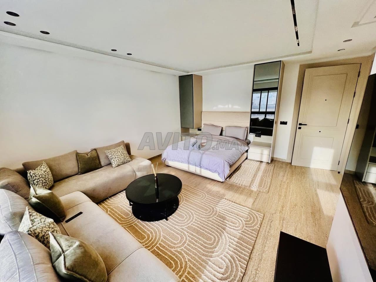 Furnished Studio Loft for Rent, Q. Des hôpitaux