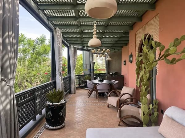 Appartement rénové avec vaste terrasse Palmeraie