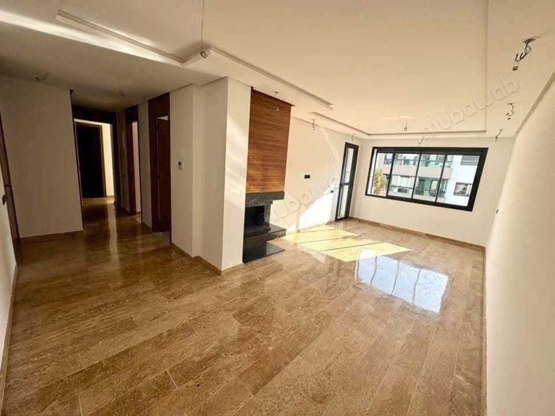 Empty Apartment 2 Bedrooms