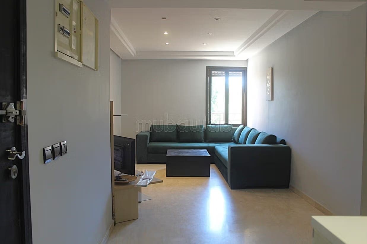 Appartement te huur, semi-gemeubileerd