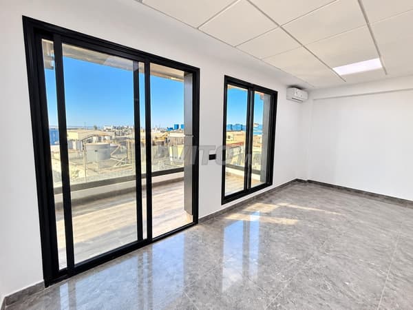 🏢 Kantoor in Roches Noires 🌊 Zeezicht