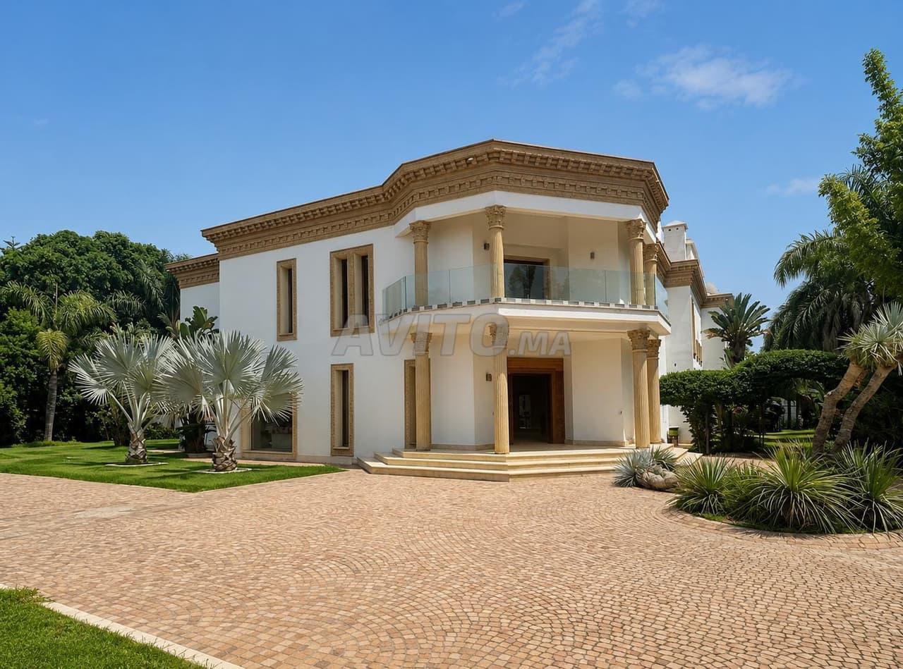 Villa von 3.000 m² mit Pool, 5 Minuten vom Meer entfernt