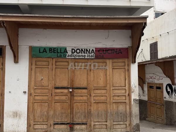 Commercial premises for rent with management contract in Bab Cheffa
