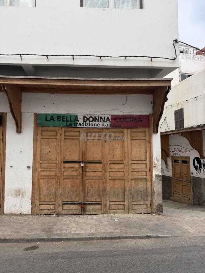 Local commercial à louer avec contrat de gestion à Bab Cheffa