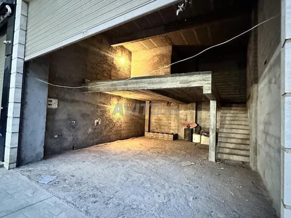 Local Commercial 50 m² avec mezzanine 31 m²