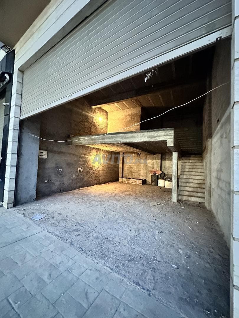 Local Commercial 50 m² avec mezzanine 31 m²
