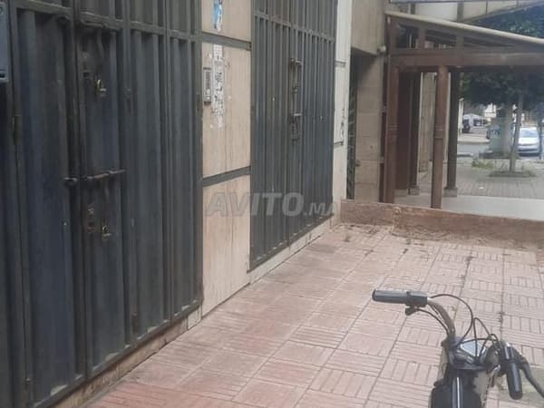 Magasin à Vendre à côté de rue de Rome 180m² et 90m²