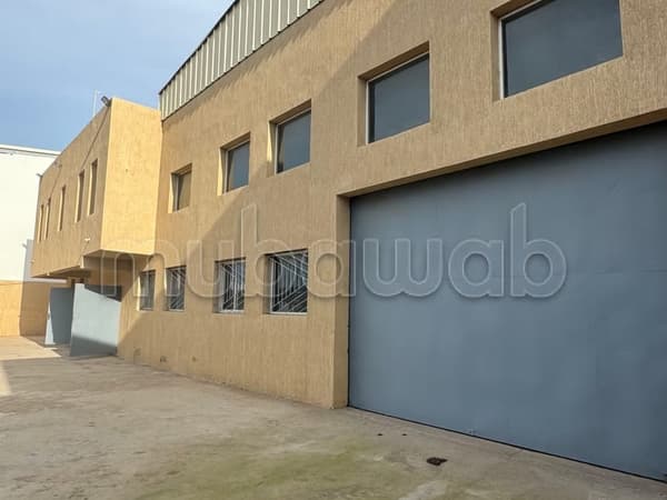 Gewerbeimmobilie zu verkaufen in Skhirat. Gesamtfläche 1000 m². Gesicherte Wohnanlage