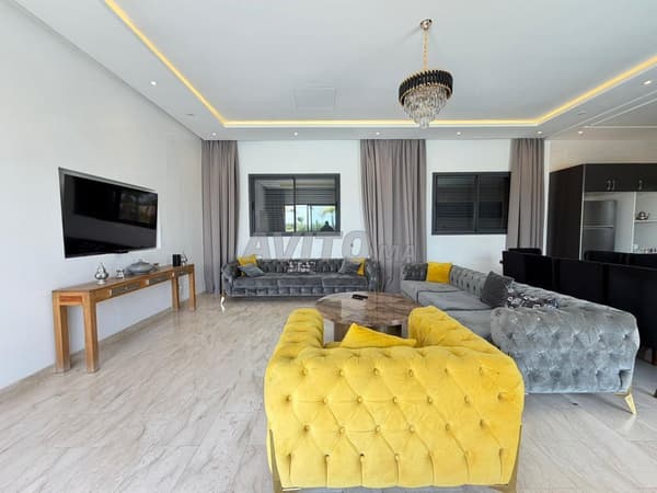 Villa 1500 m2 avec piscine à Route de ouarzazate