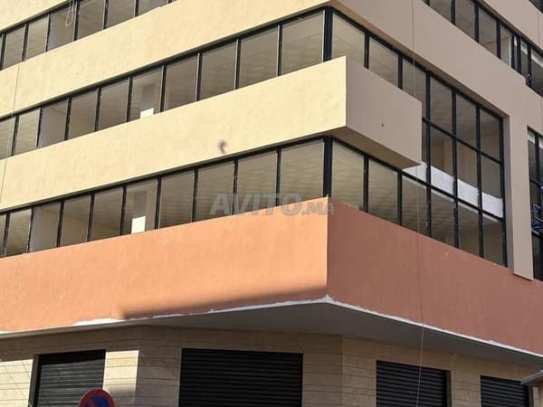 Bureau 57 m² loué –en face Mac do