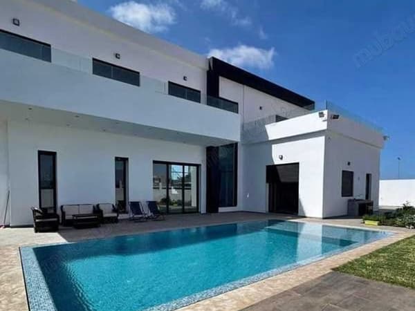 Villa à Vendre de 834.0 m² à Soualem, Lotissement La Cedre