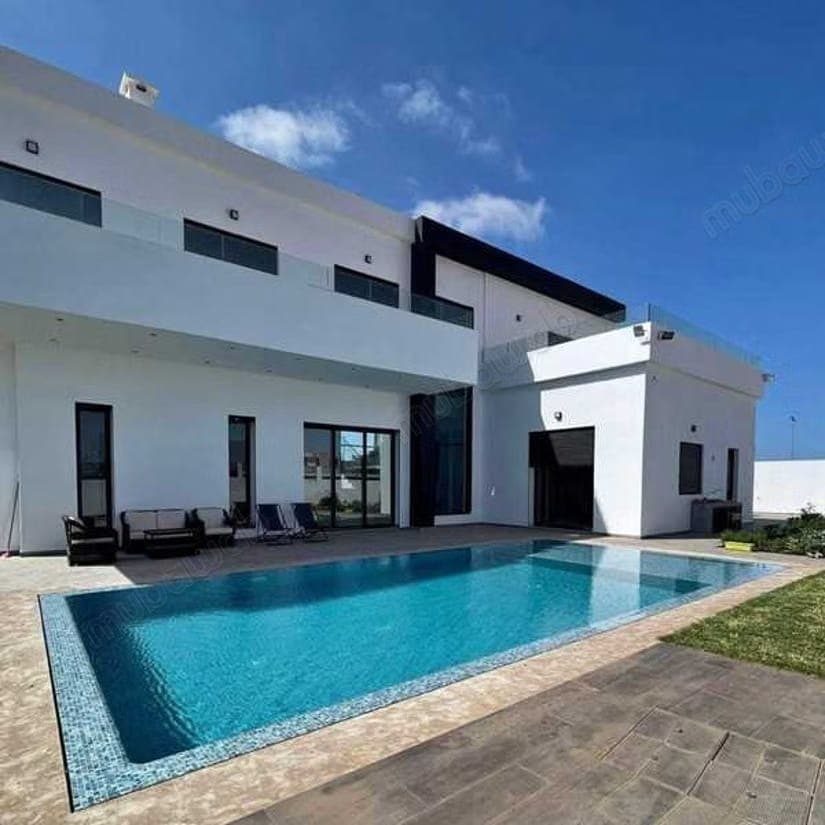 Villa à Vendre de 834.0 m² à Soualem, Lotissement La Cedre