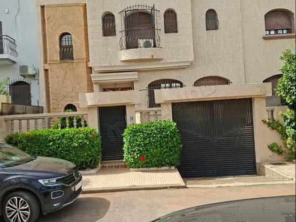 A vendre jolie villa en face du quartier CFC