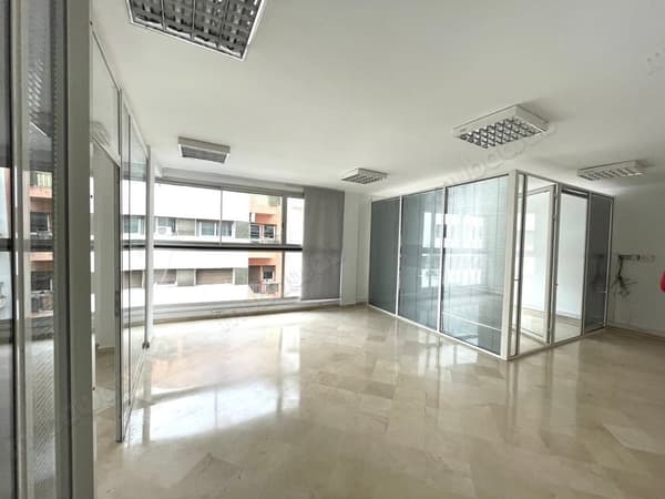 Bureau de 85m2 sud bd Zerktouni