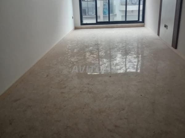 استوديو للكراء فارغ شارع عنوال