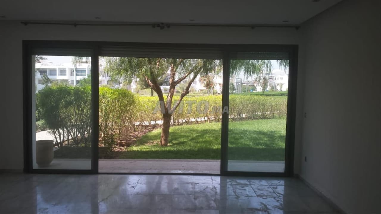 À louer – Grande maison avec jardin Bouskoura