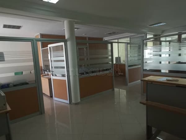 Bureaux à vendre à Les Hôpitaux. Surface totale 131 m². Sécurisé 24/24