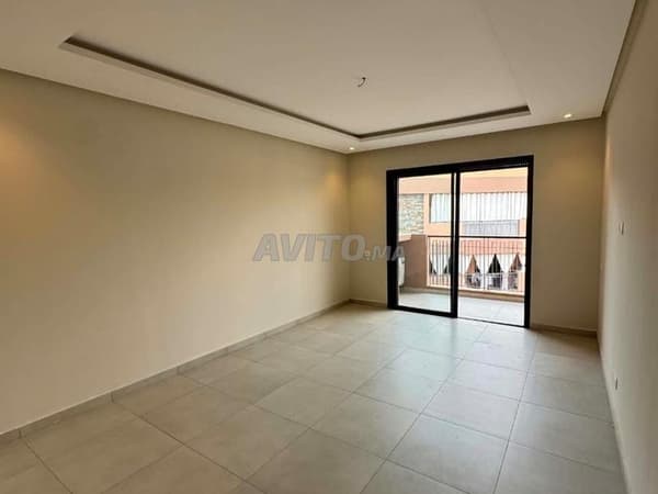 APARTAMENTO VACÍO EN ALQUILER – GUÉLIZ Piscina